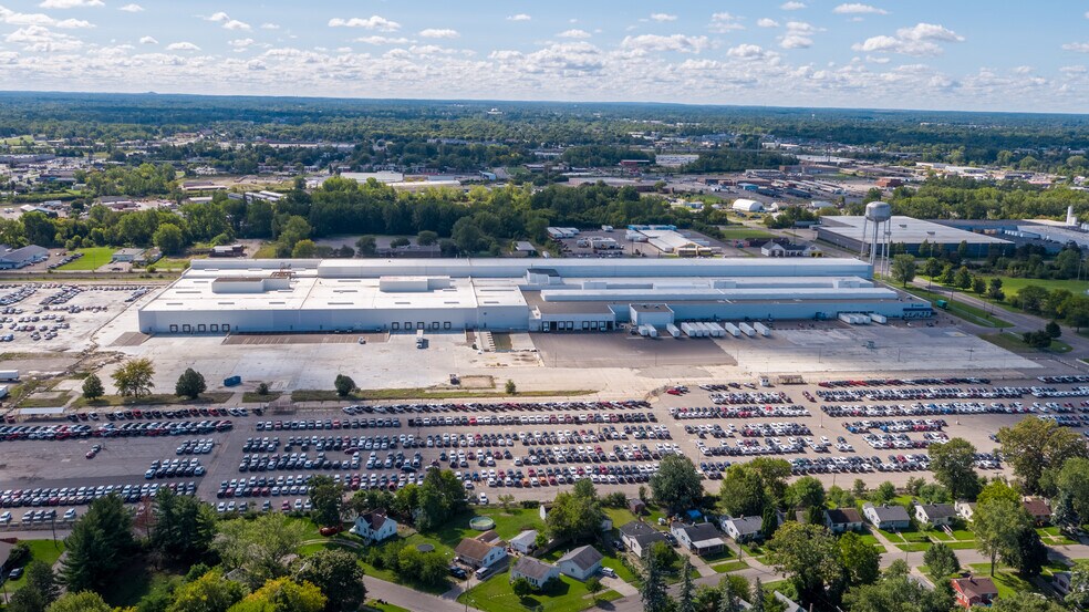 1101 N Center Rd, Flint, MI à louer - Photo de l’immeuble – Image 2 sur 10