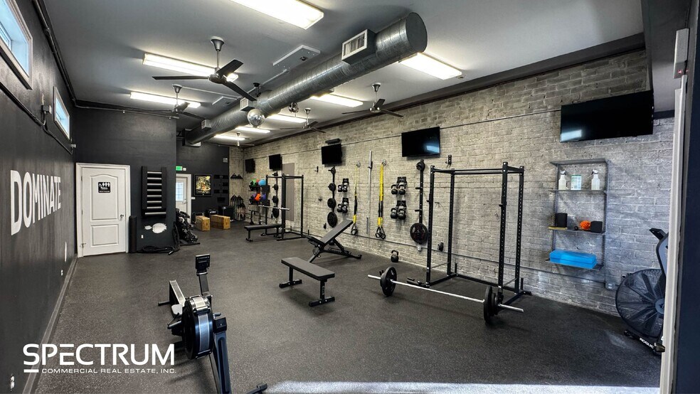 2707 W Burbank Blvd, Burbank, CA à louer - Photo de l’immeuble – Image 3 sur 14