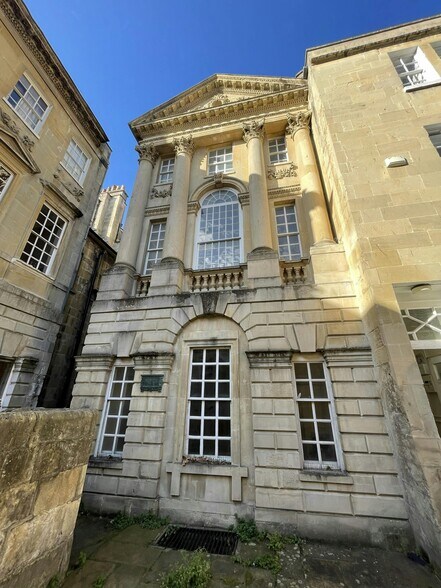 Church St, Bath à vendre - Photo de l’immeuble – Image 1 sur 10