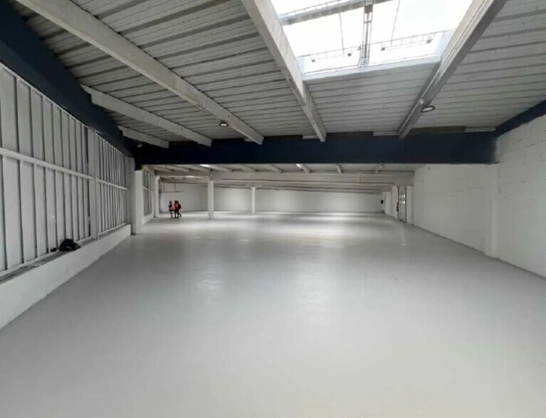 2 Rue Antoine Lavoisier, Maurepas à louer - Photo de l’immeuble – Image 1 sur 8