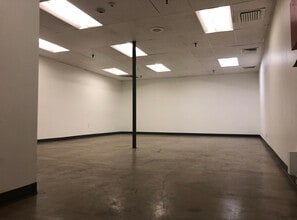 6700-6800 NE 59th Pl, Portland, OR à louer Photo intérieure– Image 2 sur 12