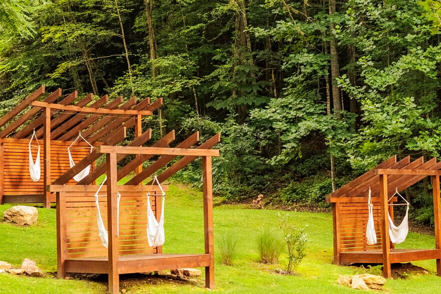 171 Lakeview Lodge Dr, Bryson City, NC à vendre - Photo de l’immeuble – Image 3 sur 21