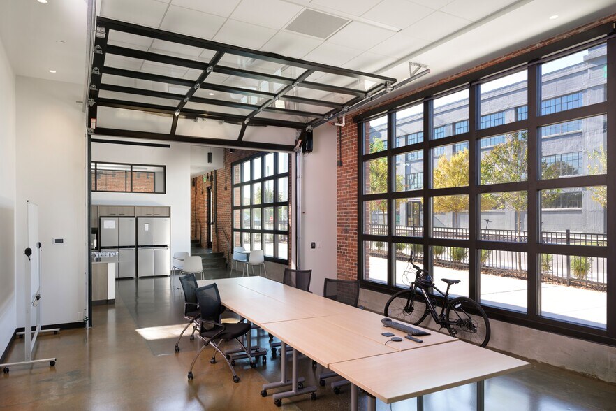 1200 1st Ave S, Birmingham, AL à louer - Photo de l’immeuble – Image 3 sur 13