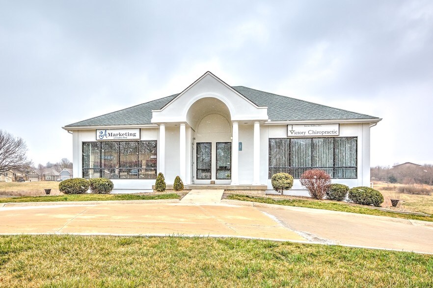 130-136 Cherry Hill Dr, Belton, MO à louer - Photo principale – Image 1 sur 14
