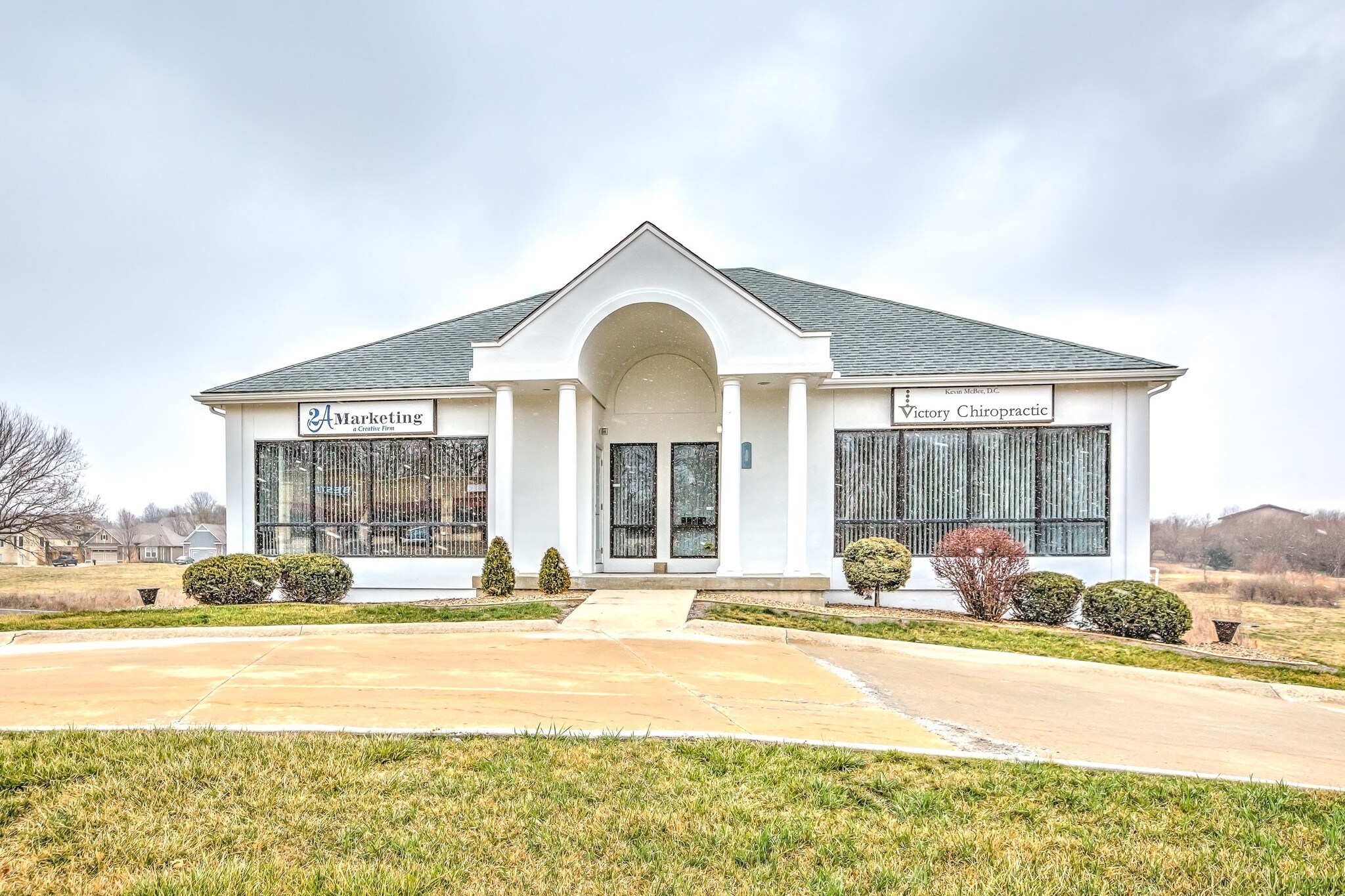 130-136 Cherry Hill Dr, Belton, MO à louer Photo principale– Image 1 sur 15
