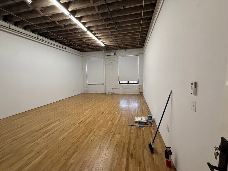 349-359 Scholes St, Brooklyn, NY à louer - Photo de l’immeuble – Image 2 sur 11