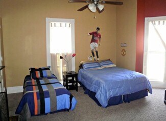 Plus de détails pour 132 E Broadway Ave, Richmond, KY - Spécialisé à vendre