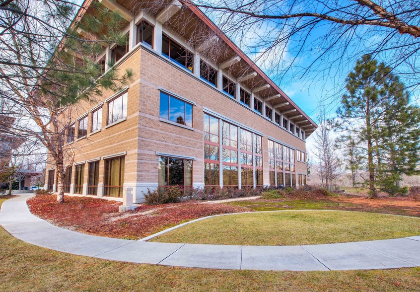 412 E Parkcenter Blvd, Boise, ID à louer - Photo de l’immeuble – Image 2 sur 8