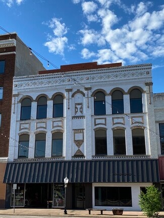 Plus de détails pour 409-411 W Chickasha Ave, Chickasha, OK - Bureau, Bureau/Local commercial à louer