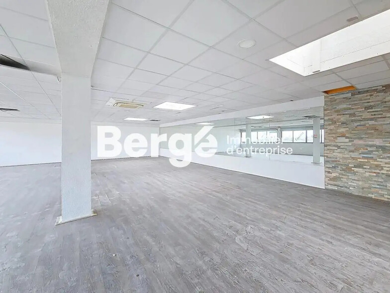 Bureau dans Cannes à vendre - Photo de l’immeuble – Image 3 sur 4