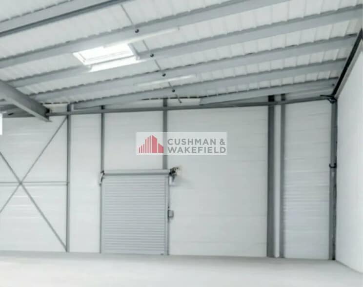 Local d'activités dans Lunel à vendre - Photo de l’immeuble – Image 3 sur 4