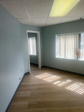 363 Great Rd, Bedford, MA à louer Photo intérieure– Image 2 sur 7