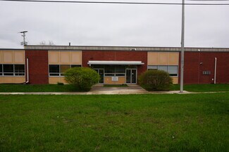Plus de détails pour 2301 Virginia Ave, Culloden, WV - Industriel/Logistique à louer