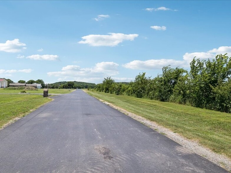 5763 Lakeview Dr, Mounds, OK à vendre - Photo de l’immeuble – Image 2 sur 11