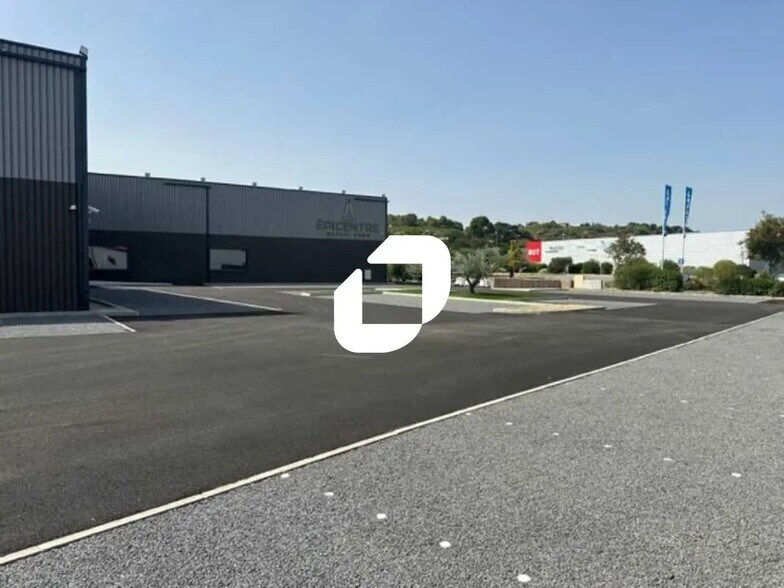 Local commercial dans CLERMONT-L'HERAULT à louer - Photo de l’immeuble – Image 1 sur 12