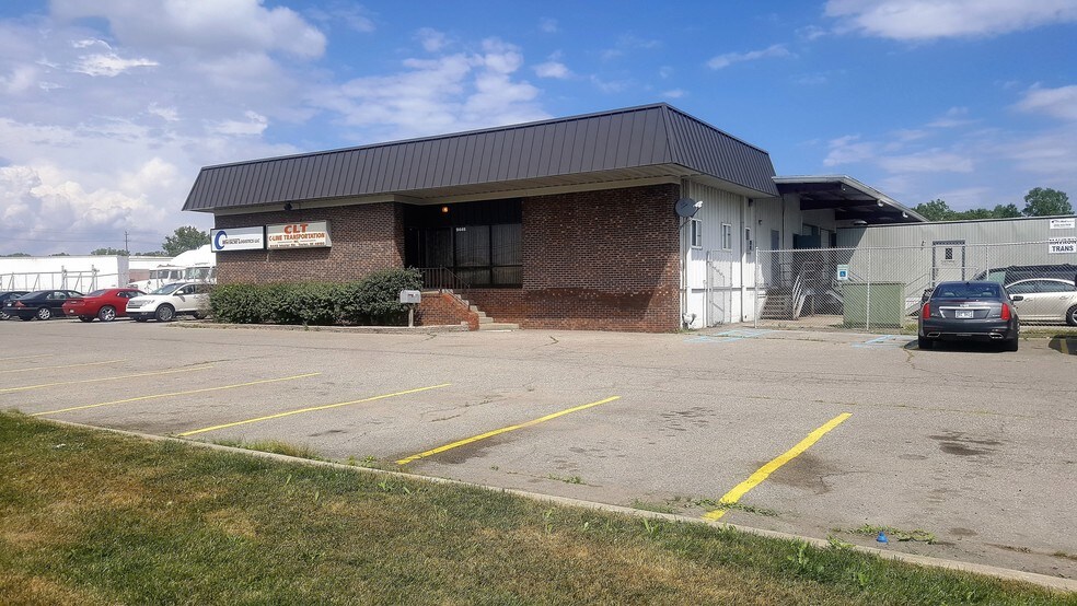 9445 Inkster Rd, Taylor, MI à louer - Photo de l’immeuble – Image 2 sur 15