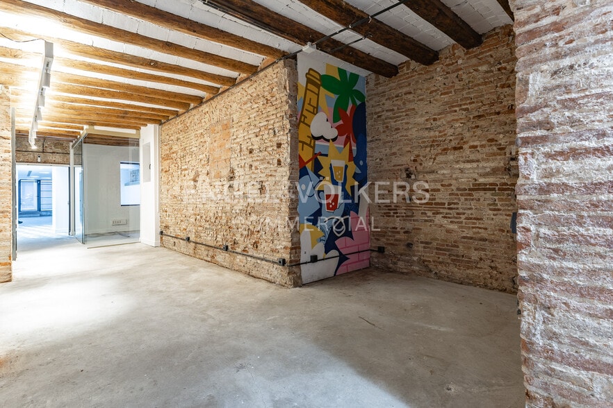 Immeuble residentiel dans Barcelone, Barcelona à vendre - Photo intérieure – Image 3 sur 9