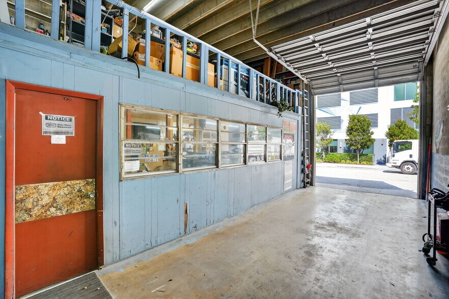 3838 Shipping Ave, Miami, FL à vendre - Photo de l’immeuble – Image 3 sur 24