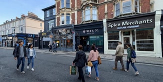 Plus de détails pour 46 Osborne Rd, Southsea - Local commercial à louer