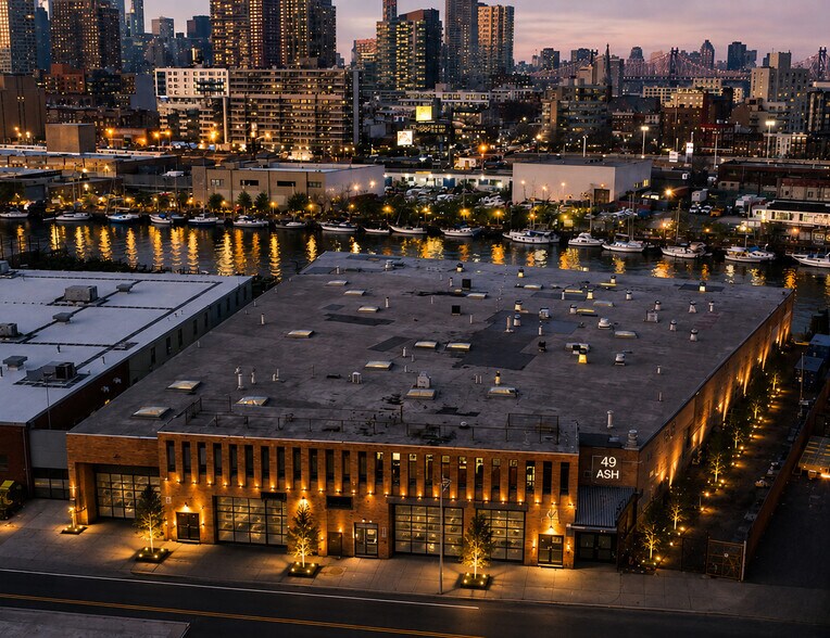 49 Ash St, Brooklyn, NY à louer - Photo de l’immeuble – Image 1 sur 4