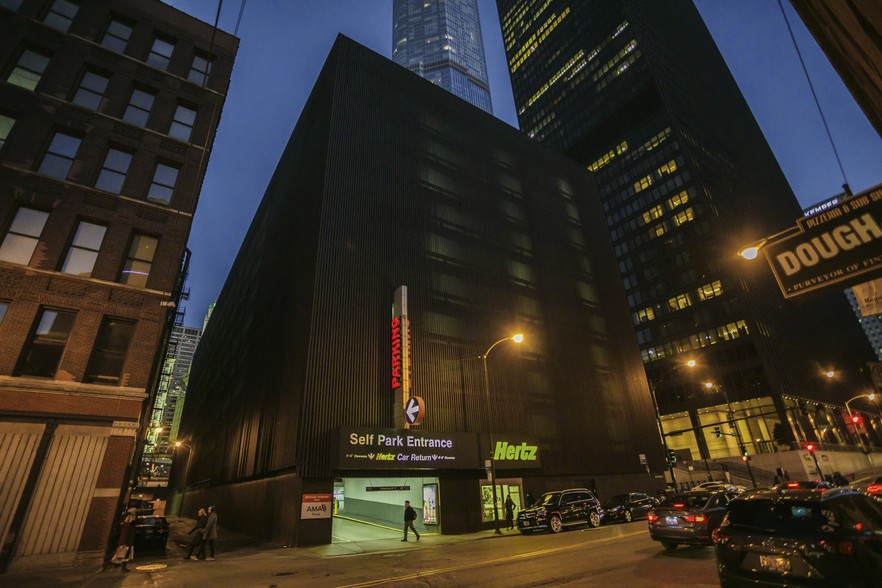 401 N State St, Chicago, IL à louer - Photo de l’immeuble – Image 3 sur 4