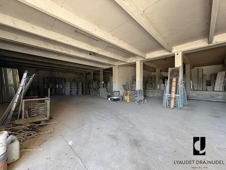 Local d’activités dans Roanne à louer - Photo de l’immeuble – Image 1 sur 4