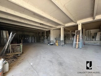 Plus de détails pour Local d'activités à louer