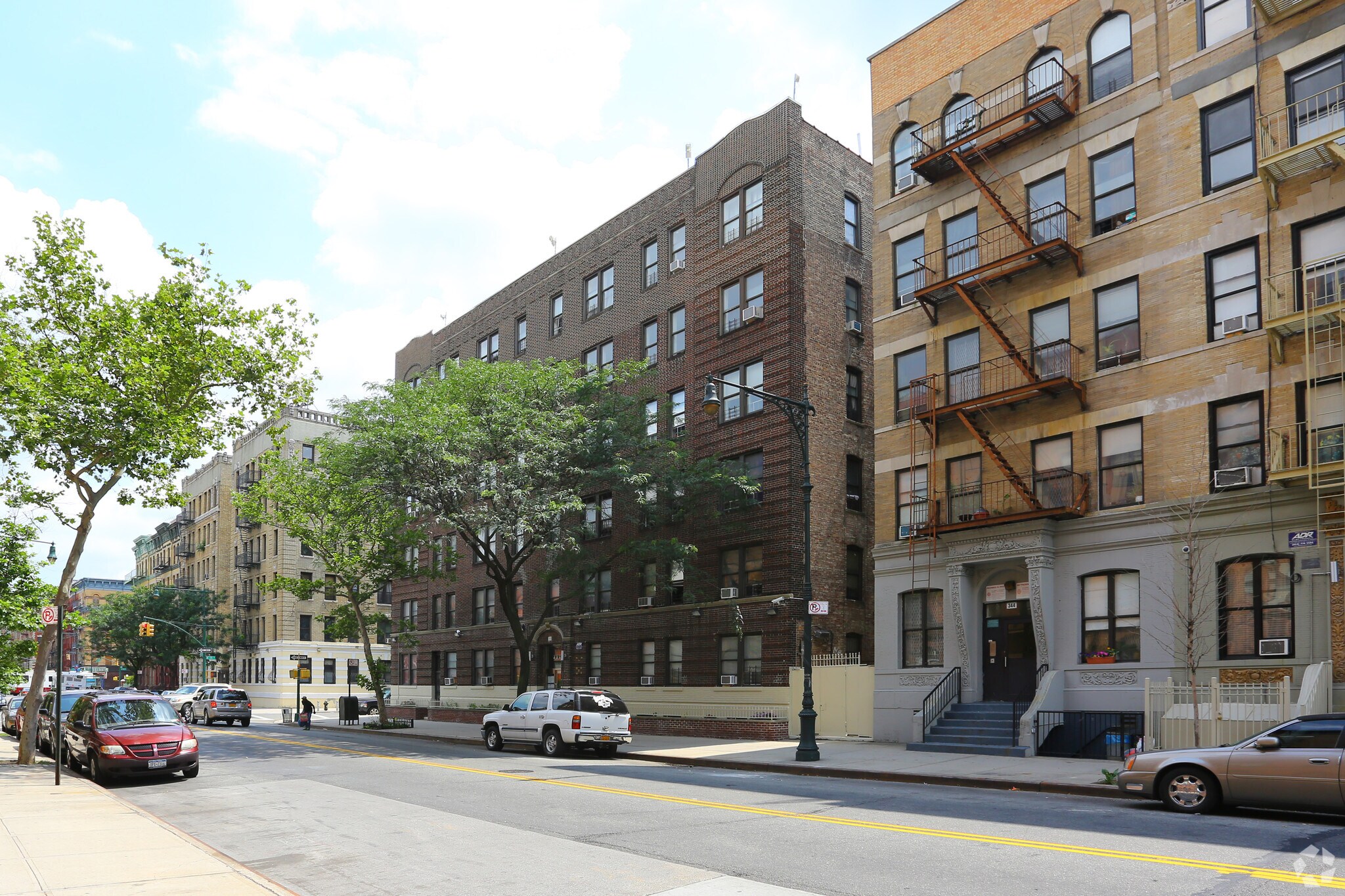 346-354 Manhattan Ave, New York, NY à vendre Photo principale– Image 1 sur 5