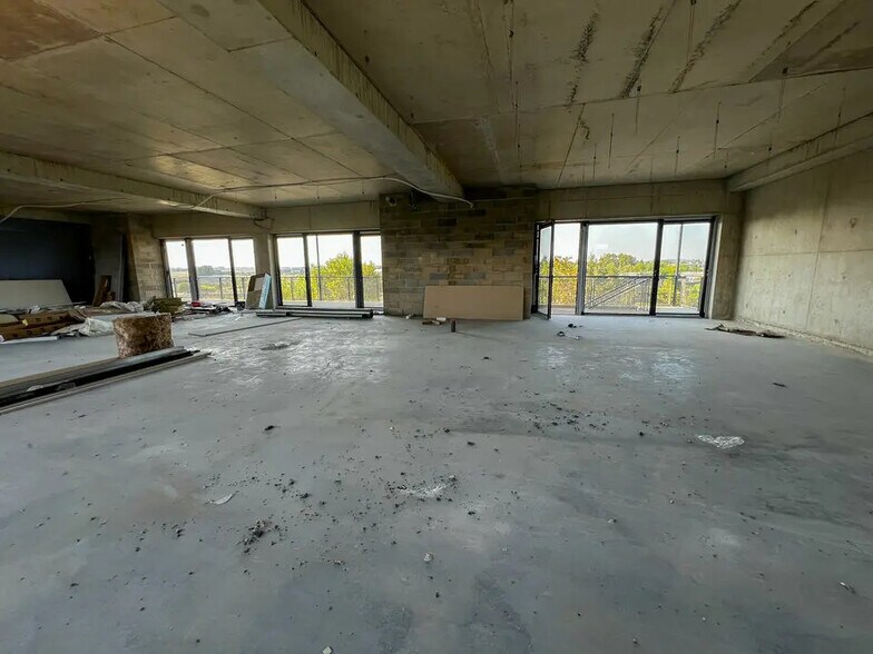 Bureau dans Avignon à louer - Photo de l’immeuble – Image 3 sur 6