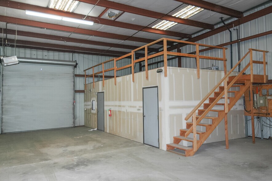 1503 Lone Palm Ave, Modesto, CA à louer - Photo principale – Image 2 sur 14