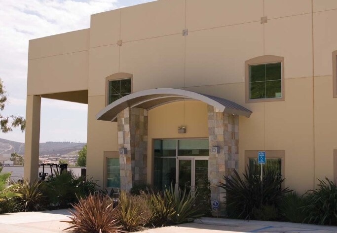1739 Melrose Dr, San Marcos, CA à louer - Photo de l’immeuble – Image 2 sur 3