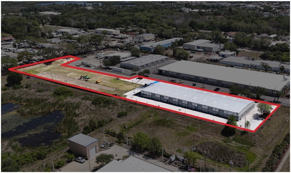 1500 L and R Industrial Blvd, Tarpon Springs, FL à louer - Photo de l’immeuble – Image 1 sur 7
