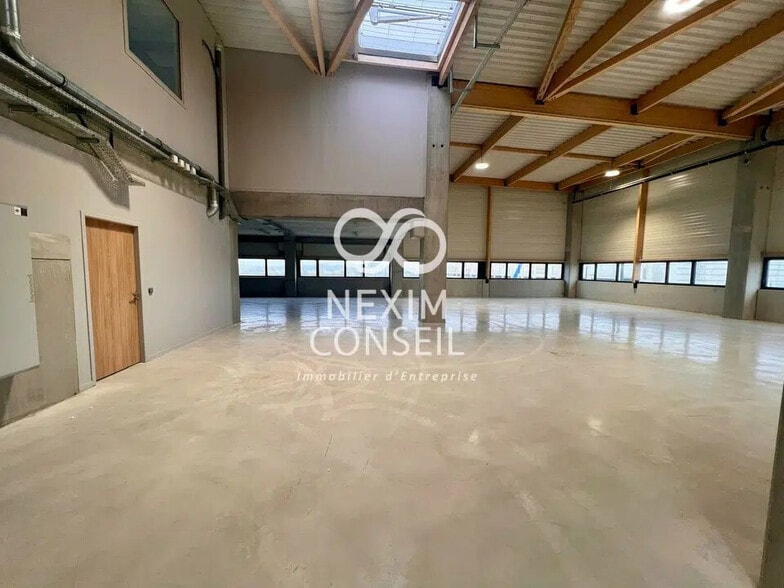 Industriel/Logistique dans Tremblay-en-France à louer - Photo de l’immeuble – Image 3 sur 16