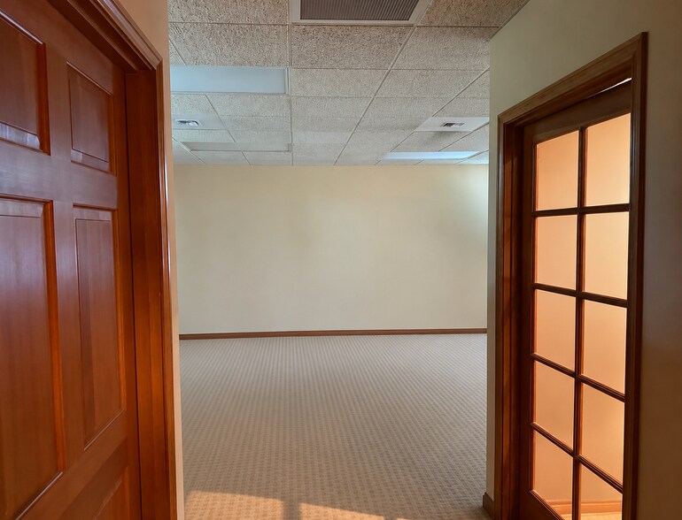 6869 Kimball Dr, Gig Harbor, WA à louer - Photo de l’immeuble – Image 3 sur 7