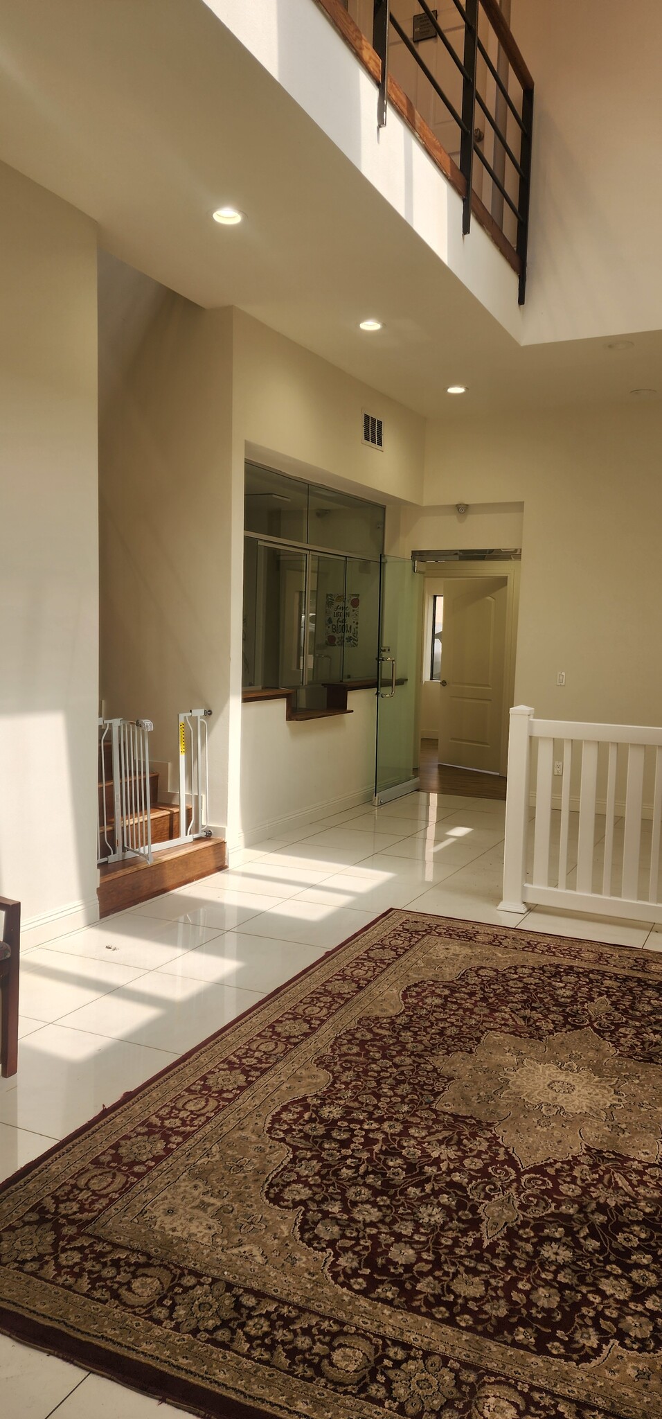 14431 Hamlin St, Van Nuys, CA à louer Photo de l’immeuble– Image 1 sur 4