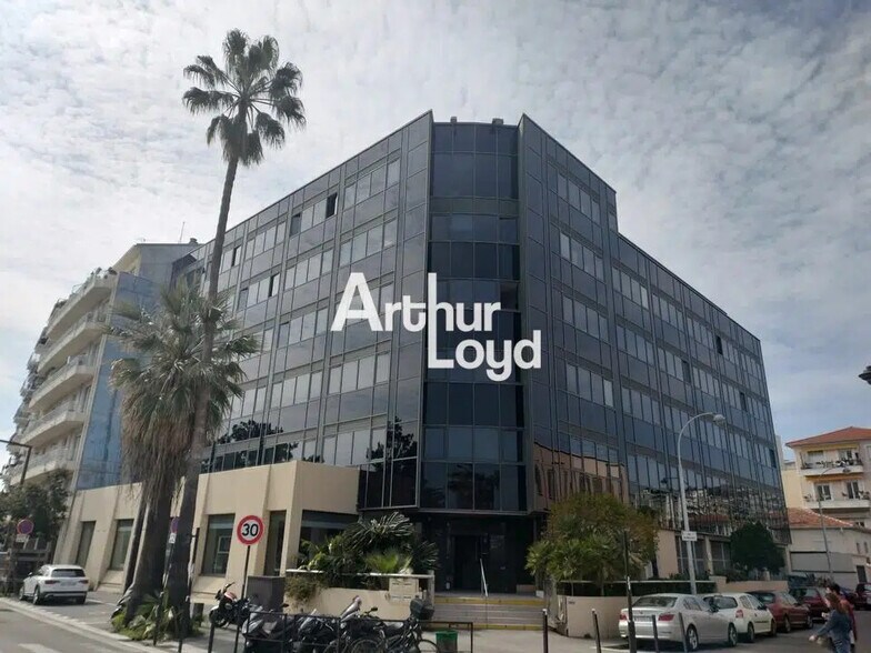 Bureau dans Nice à louer - Photo de l’immeuble – Image 1 sur 7
