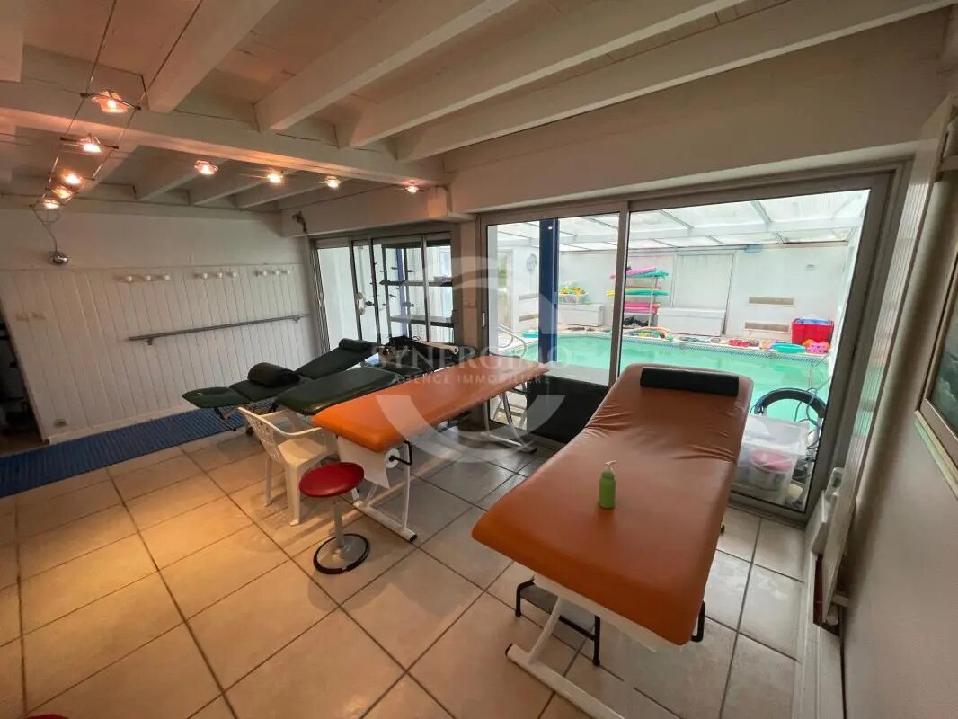 Local d'activités dans Pessac à vendre Photo de l’immeuble– Image 1 sur 9