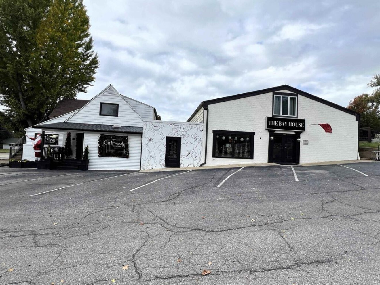 300 W Jennings St, Newburgh, IN à louer Photo de l’immeuble– Image 1 sur 19