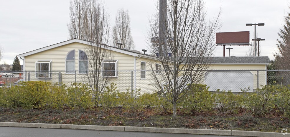 6310 18th St E, Fife, WA à louer - Photo de l’immeuble – Image 2 sur 15