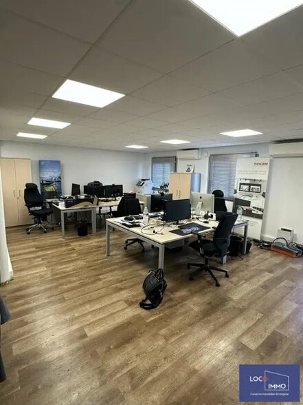 Local d’activités dans Le Haillan à louer - Photo intérieure – Image 2 sur 6