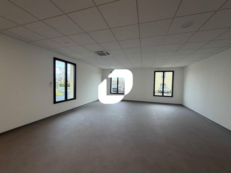 Bureau dans Gouvieux à vendre - Photo intérieure – Image 2 sur 9