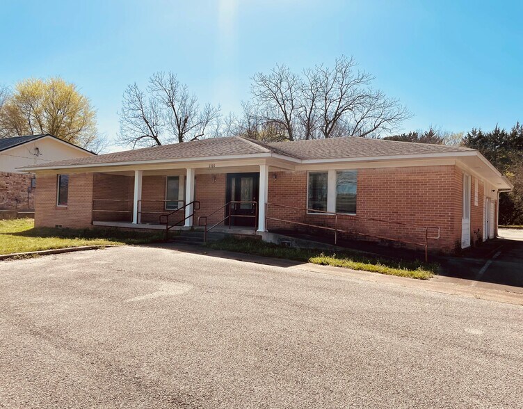 1101 S Main St, Lindale, TX à vendre - Photo principale – Image 1 sur 25