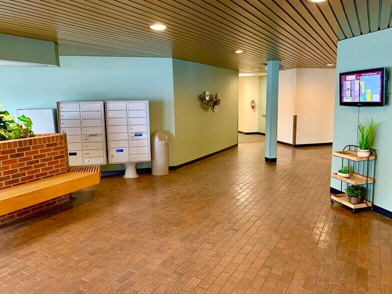 7950 S Lincoln St, Littleton, CO à louer - Hall d’entrée – Image 2 sur 6