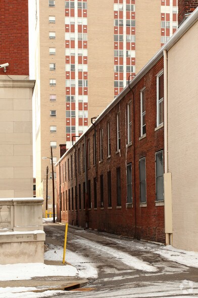 224-230 W Muhammad Ali Blvd, Louisville, KY à vendre - Photo de l’immeuble – Image 2 sur 5