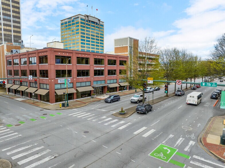 631 Broad St, Chattanooga, TN à louer - Photo de l’immeuble – Image 3 sur 13