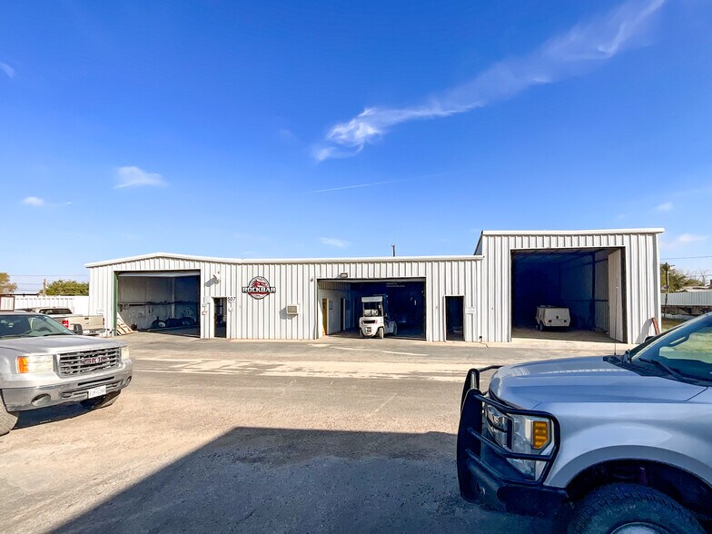 400 Stoddard st, Odessa, TX à vendre - Photo de l’immeuble – Image 2 sur 39