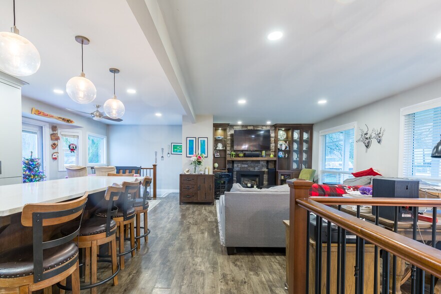3996 Eckert St, Chilliwack, BC à vendre - Photo de l’immeuble – Image 3 sur 41