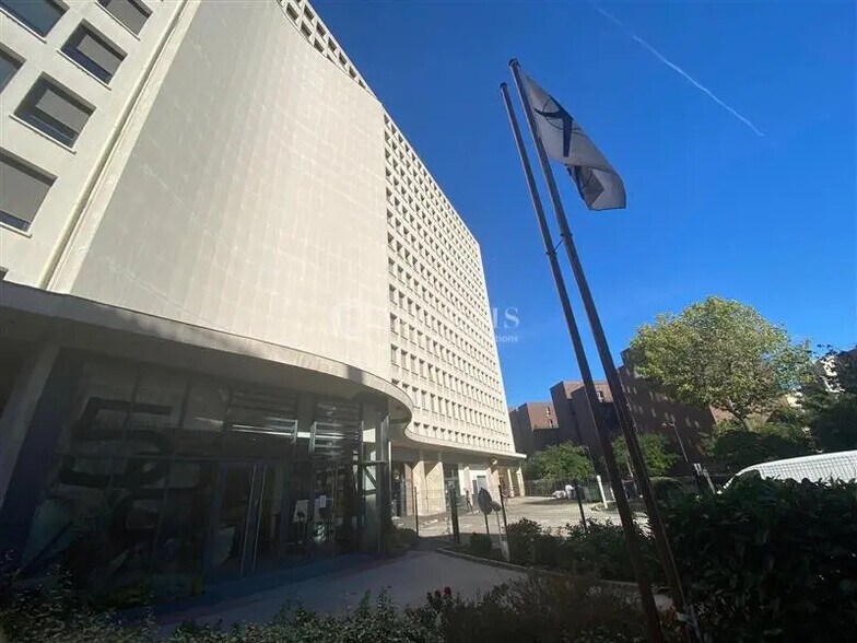 Bureau dans Paris à louer - Photo de l’immeuble – Image 2 sur 11