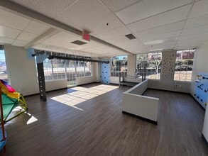 50101 Governors Dr, Chapel Hill, NC à louer Photo intérieure– Image 1 sur 4