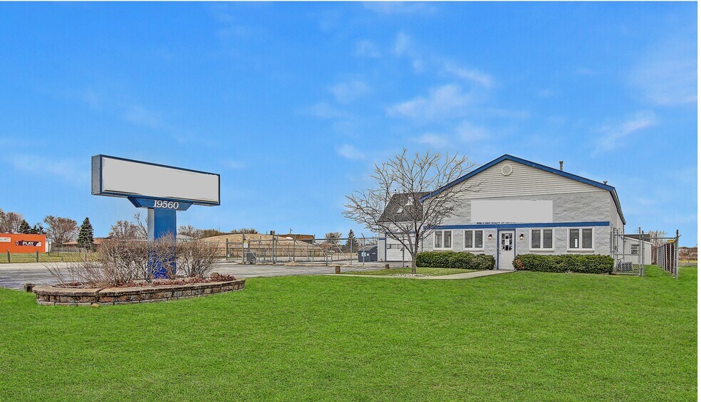 19560 Burnham Ave, Lynwood, IL à vendre - Photo de l’immeuble – Image 1 sur 23